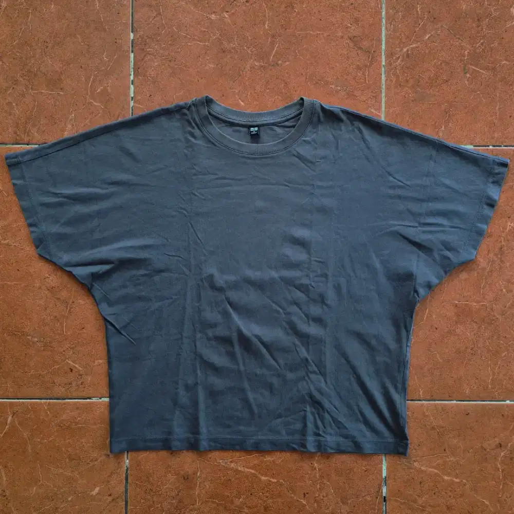Uniqlo Women Boxy Crop Top Shirt Grey Kaos Wanita H&M Zara