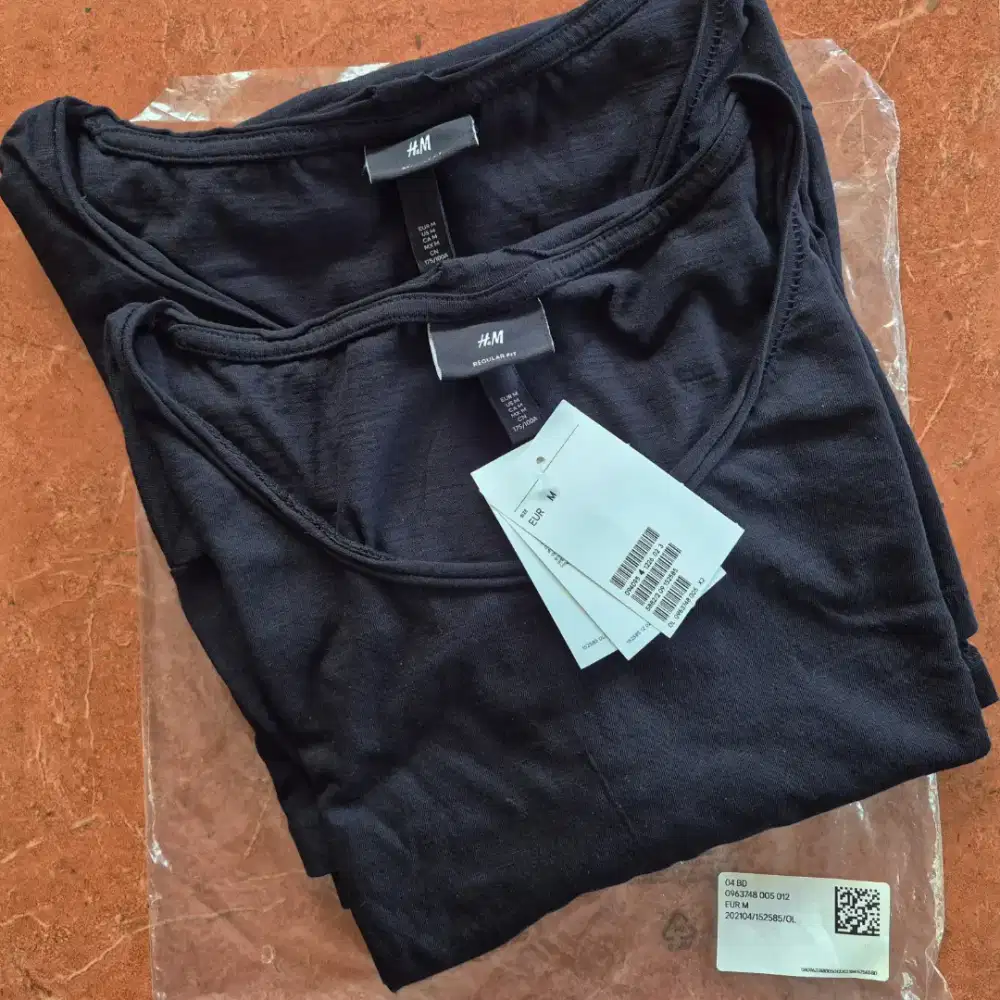 H&M Raw Edge T-Shirt Black Original Kaos Zara Uniqlo Hush Puppies