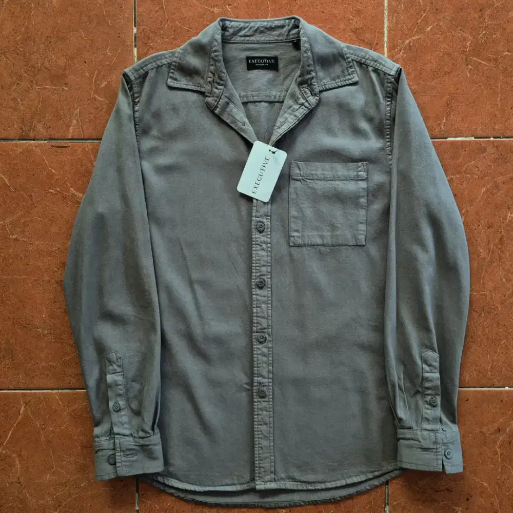 Executive Shirt Grey Denim Original Kemeja Kaos Polo H&M Uniqlo Zara