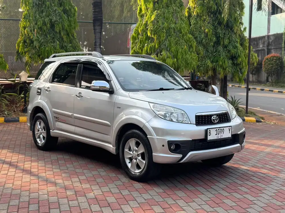 Toyota Rush S TRD 2013 pemakaian 2014 km 89rb tangan pertama dari baru
