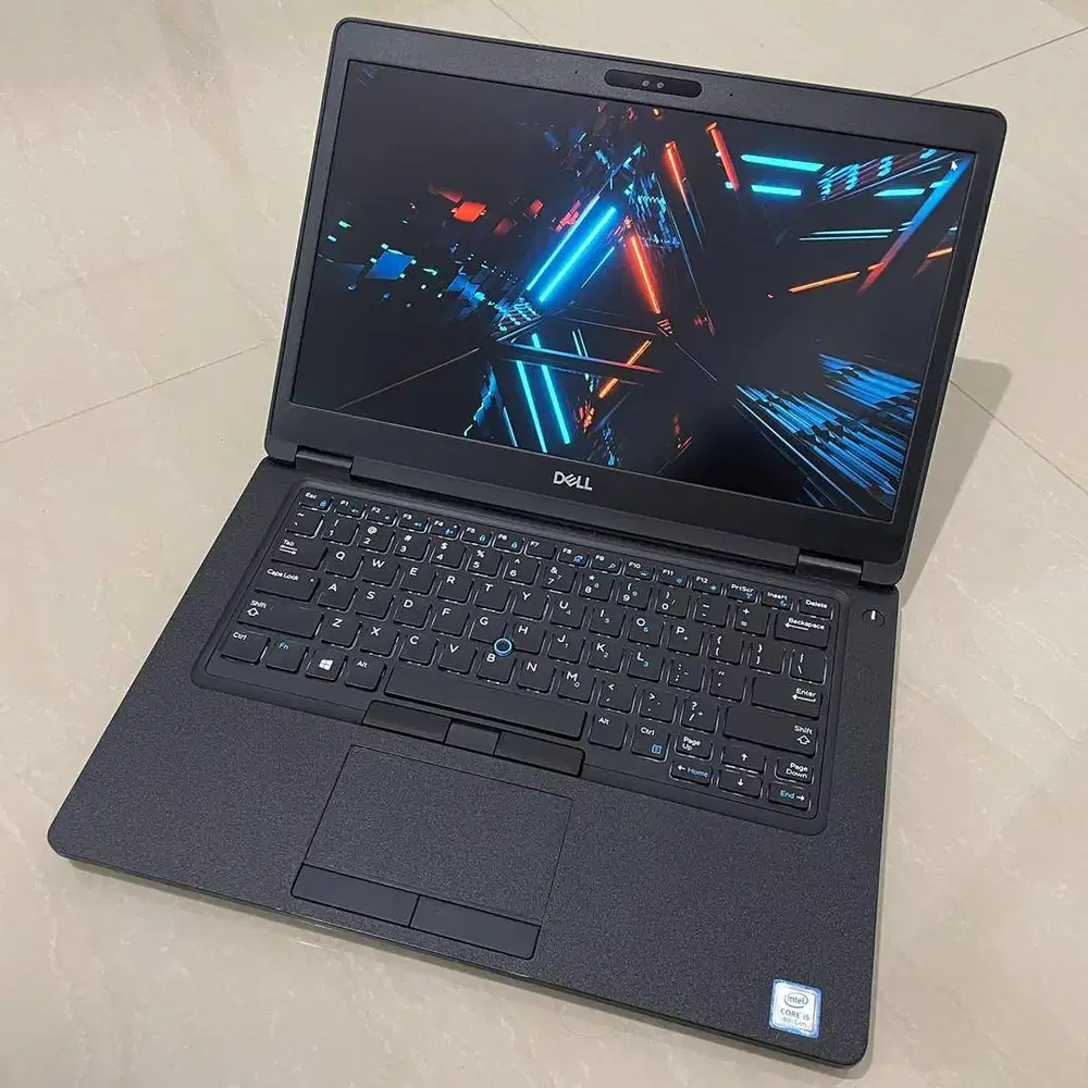 Dell Core i5-8350U FHD (1920 x 1080) RAM 8GB SSD 256GB Backlit