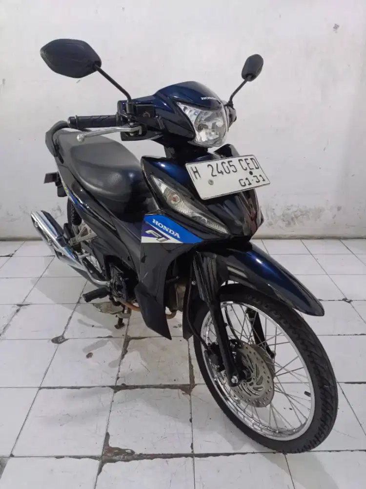 revo fit 2025 hitam