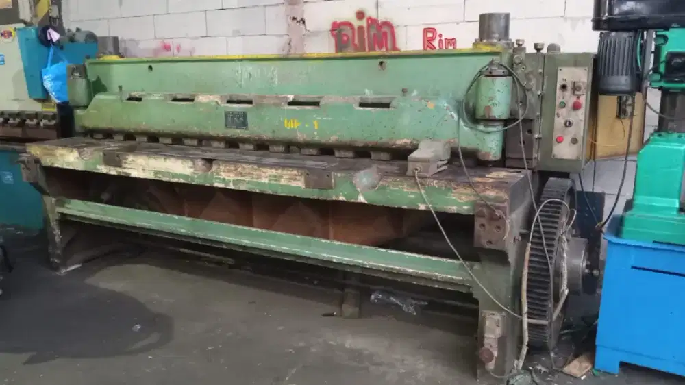 Mesin Shearing Potong Plat