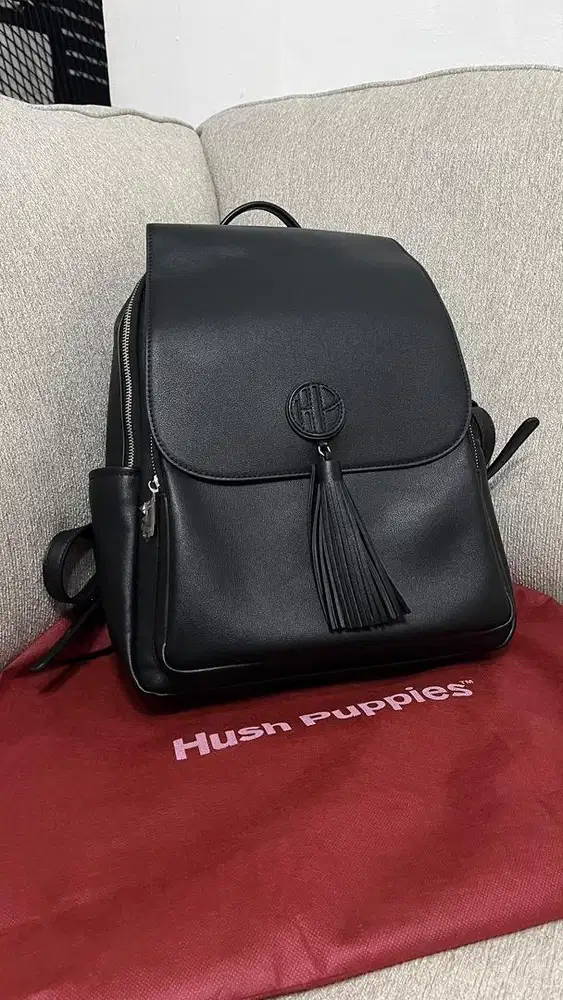 Tas gendong Hush puppies