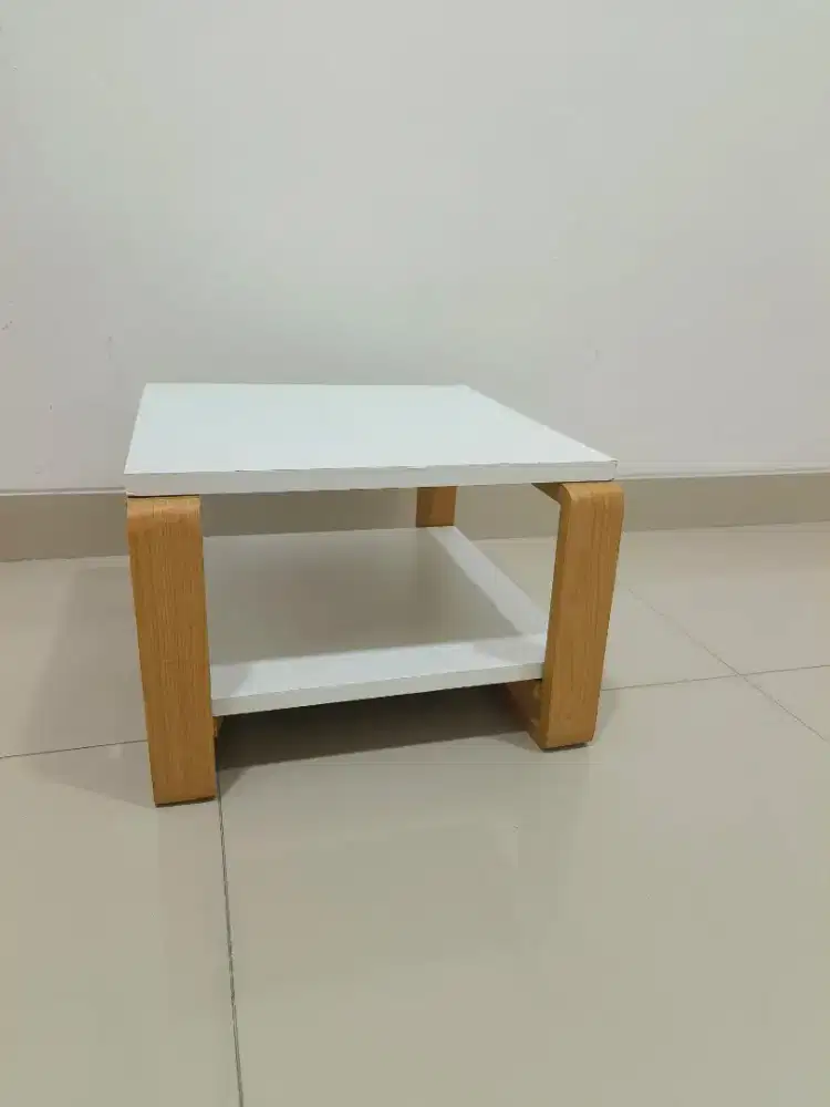 MEJA MINIMALIS KAYU