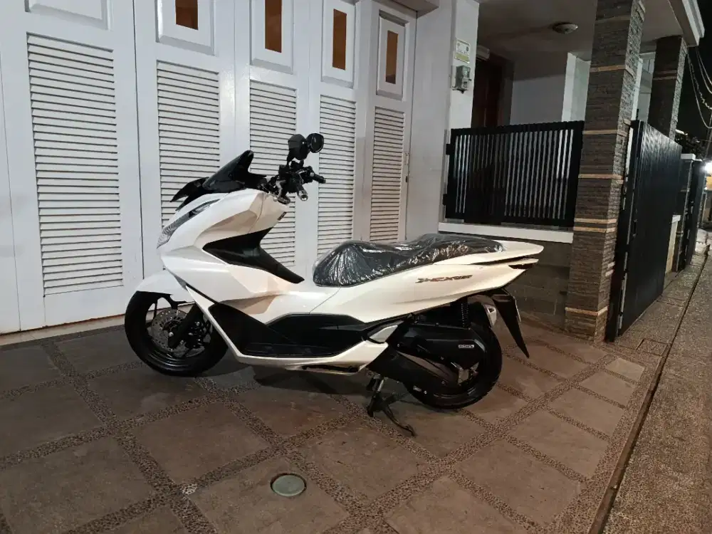 Honda pcx cbs tahun 2024 istimewah