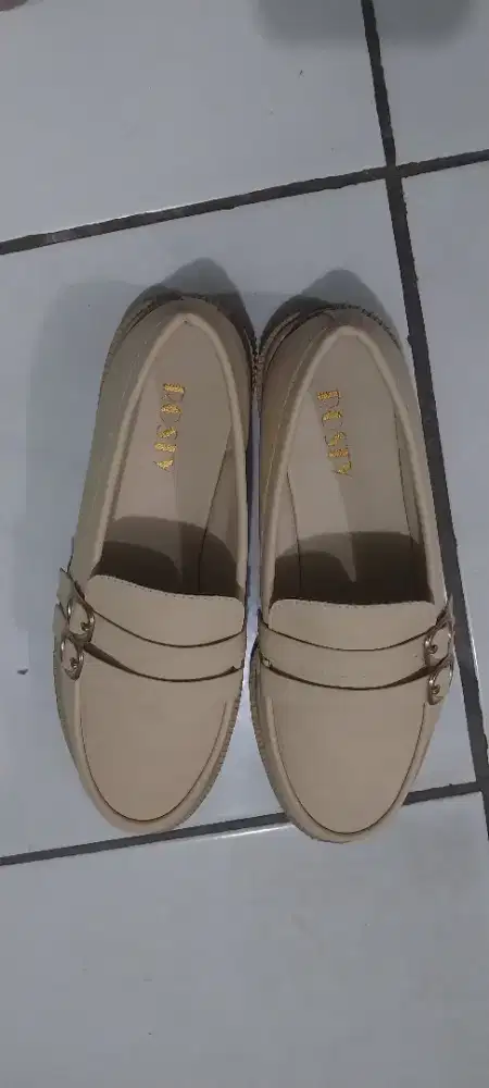 JUAL SEPATU WANITA