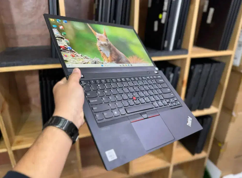 Lenovo T14 G1 Touchscreen I5 Gen 10 RAM 16 GB SSD 256 GB Layar 14 Inci
