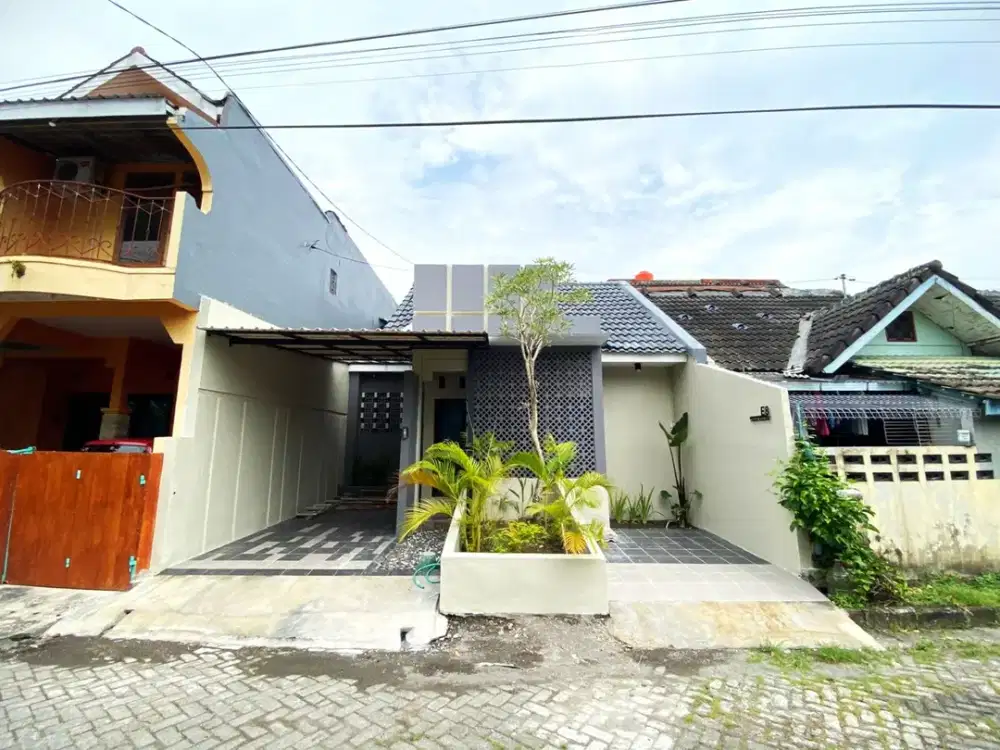 Rumah Cantik Dekat Sate Ratu - Keamanan 24 Jam, Akses Jalan Mobil Papasan