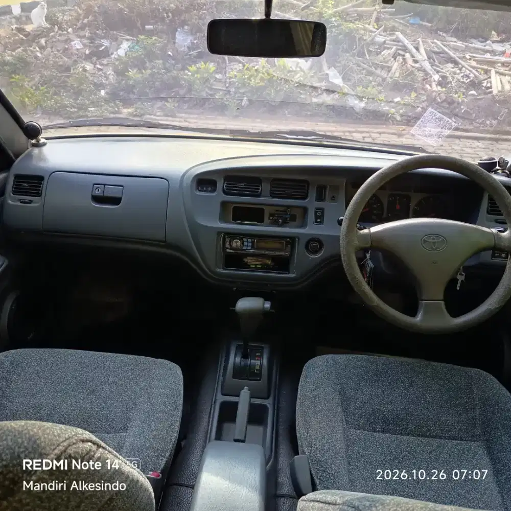 Toyota Kijang LGX 2000 AT Bensin