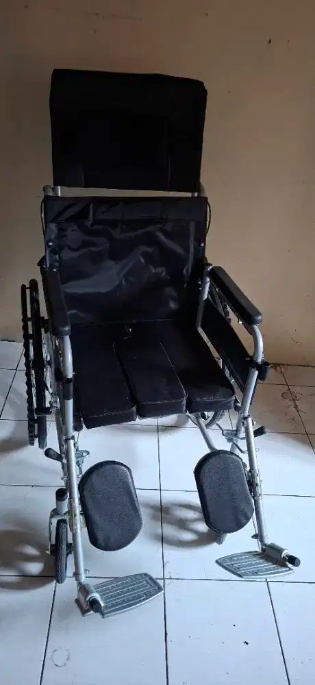 Wheel chair .. kursi roda fortable