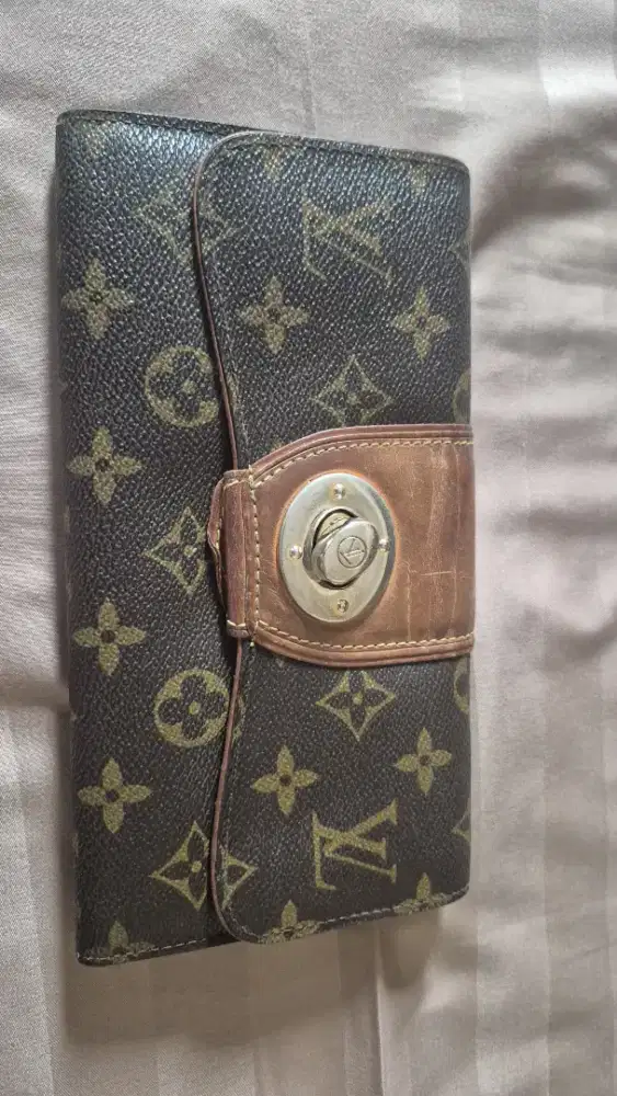 Dompet kulit asli LV