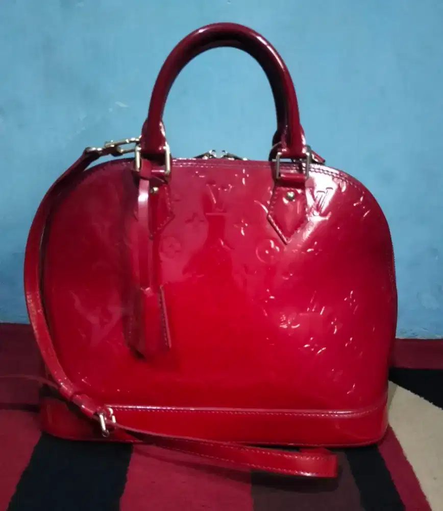 Louis Vuitton Alma monogram vernis