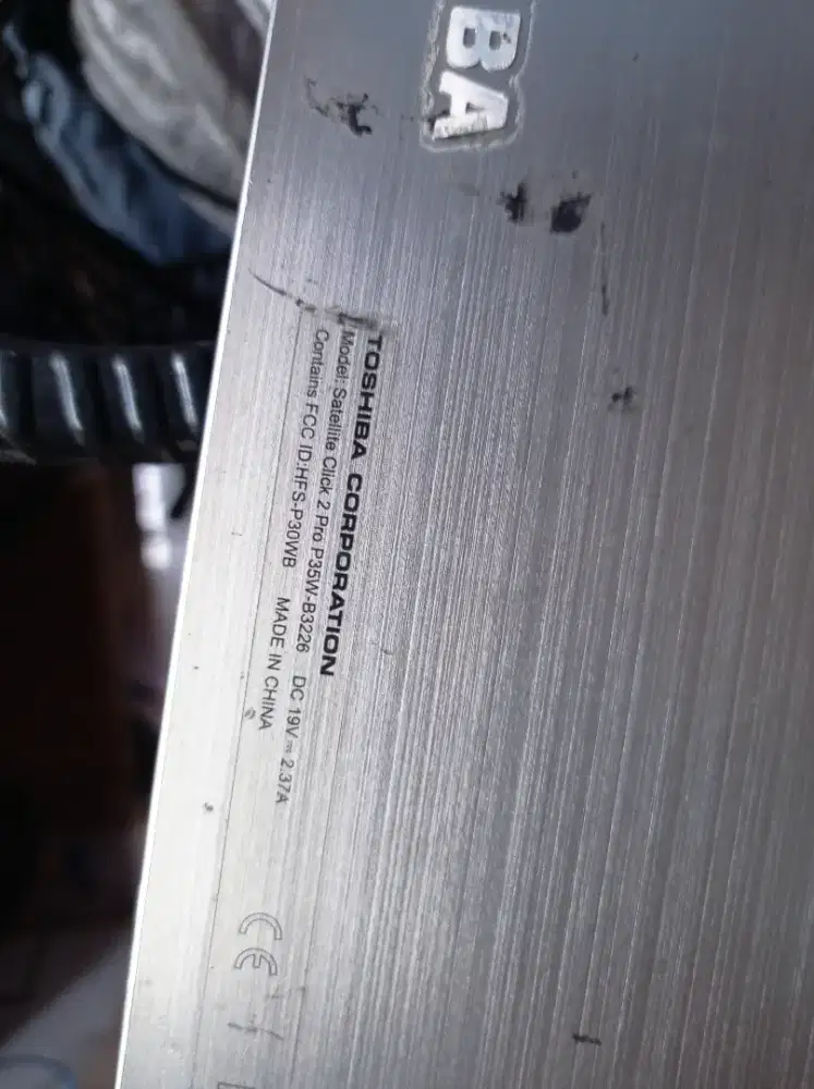 ultabook tosiba layar 12in minus