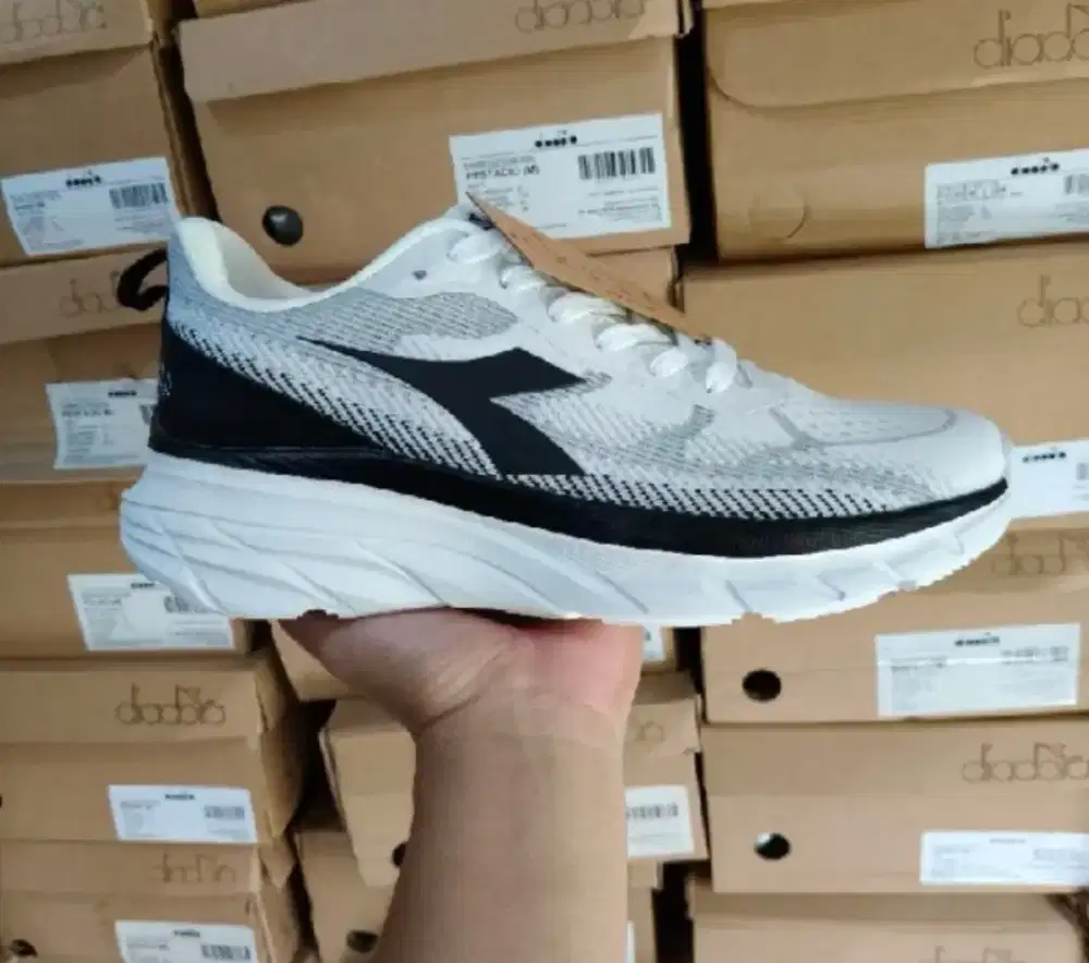 Sepatu diadora run size 40 murah