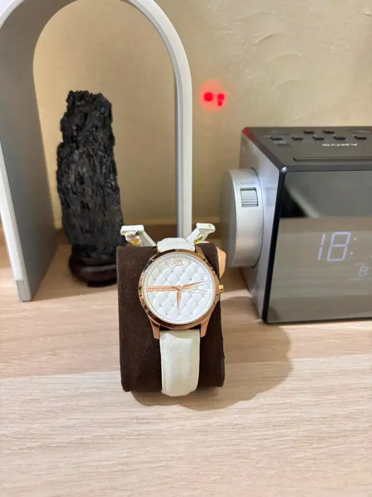 Jam tangan wanita Armani Exchange AX5205 ROSE GOLD