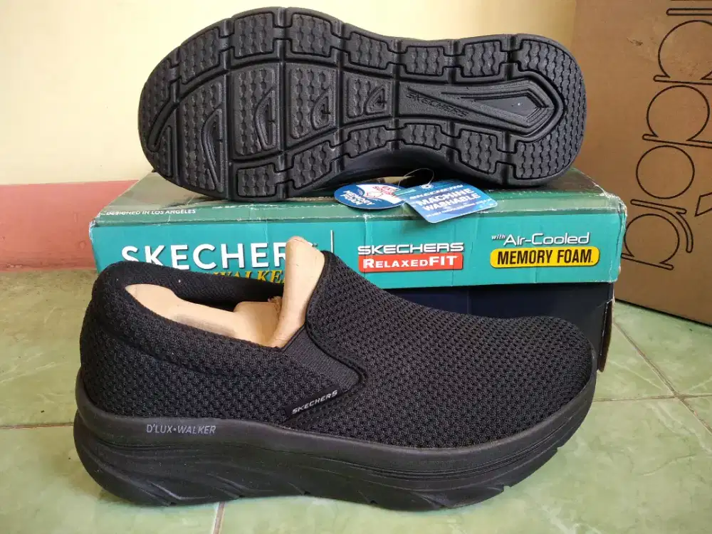 Sepatu hitam skechers sizs 43 murah