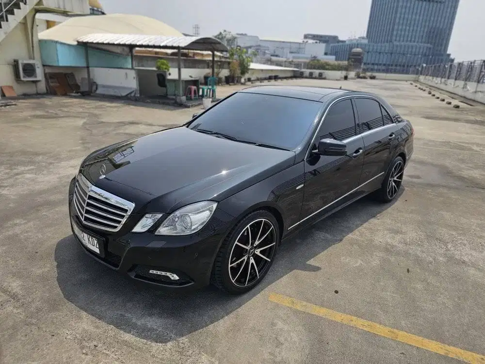 Mercedes Benz E300 Avantgarde Panoramic 2010/2011 istimewa