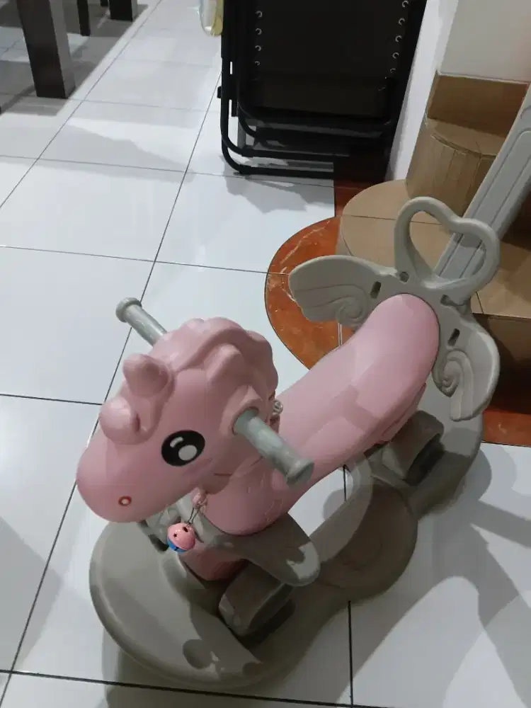 Mainan anak kuda kudaan