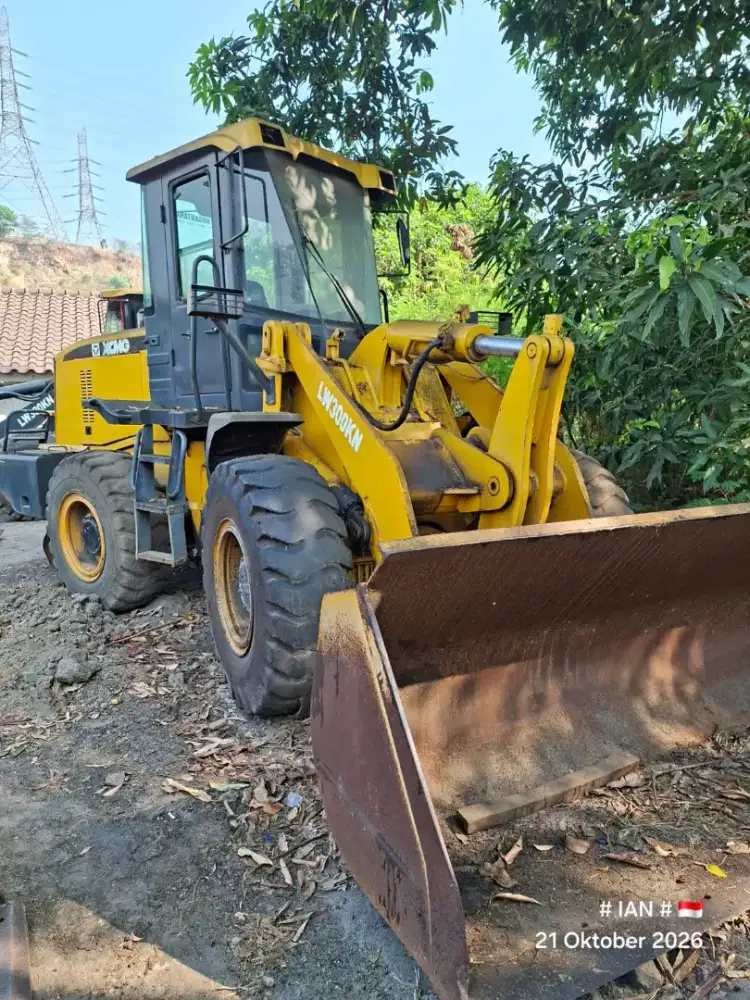 Wheel loader xcmg LW300 Tahun 2014