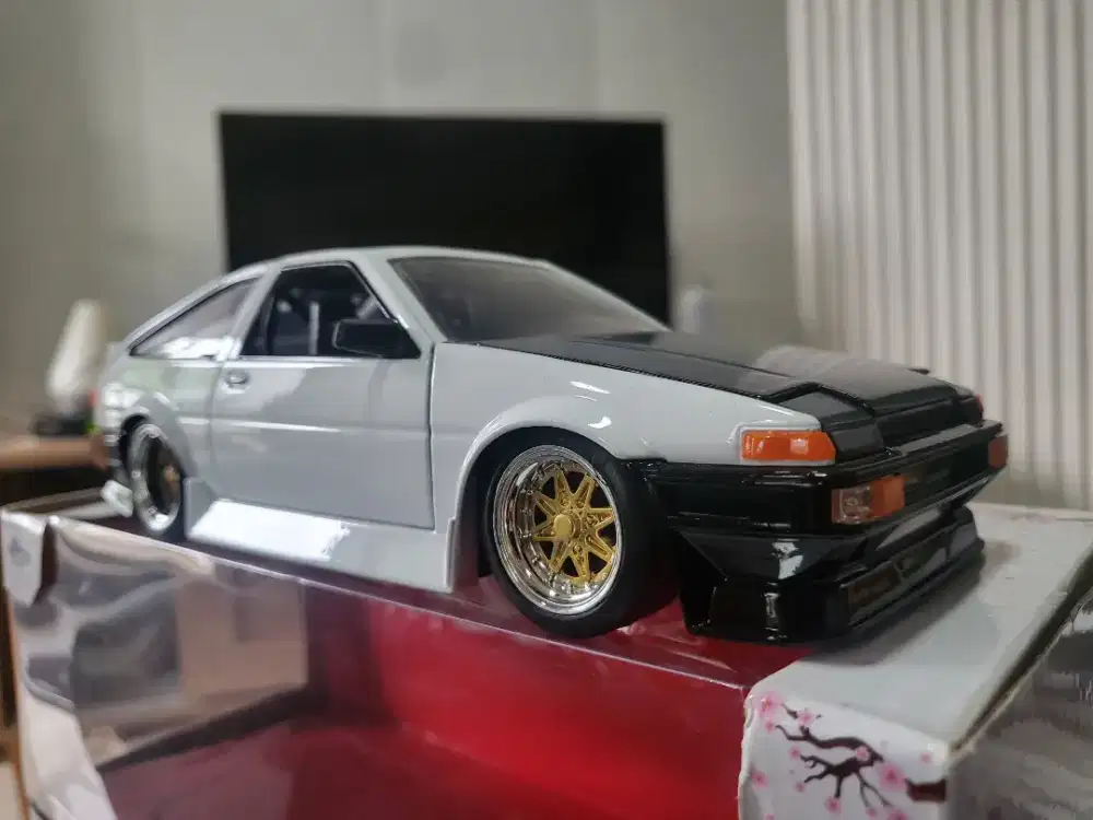 JDM Tuners Trueno 1:24 BNOB