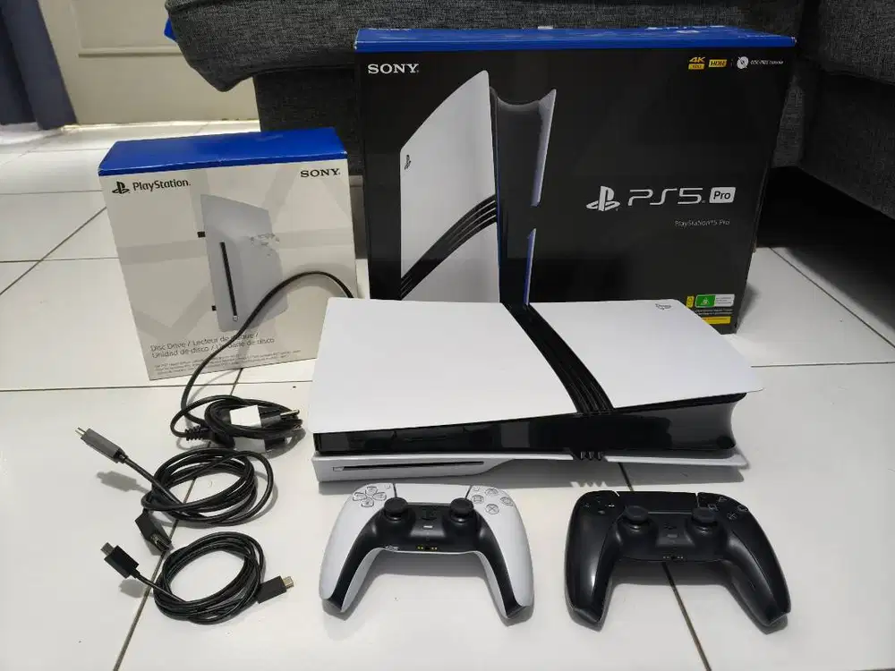 Preloved Playstation 5 Pro / PS5 Pro CFI-7002B Ex Inter Australia