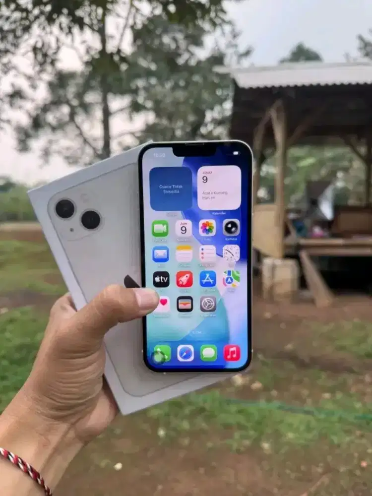 iPhone 13 256gb fullset bh 90 all operator nominus siap pakai