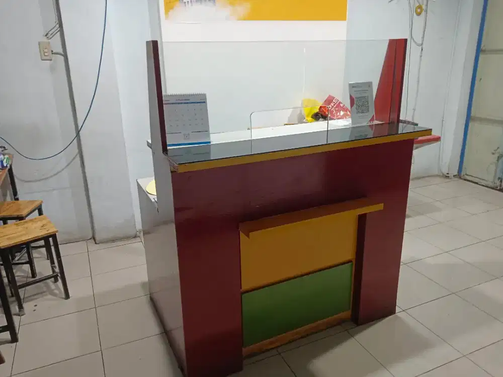 Meja Kasir Bekas