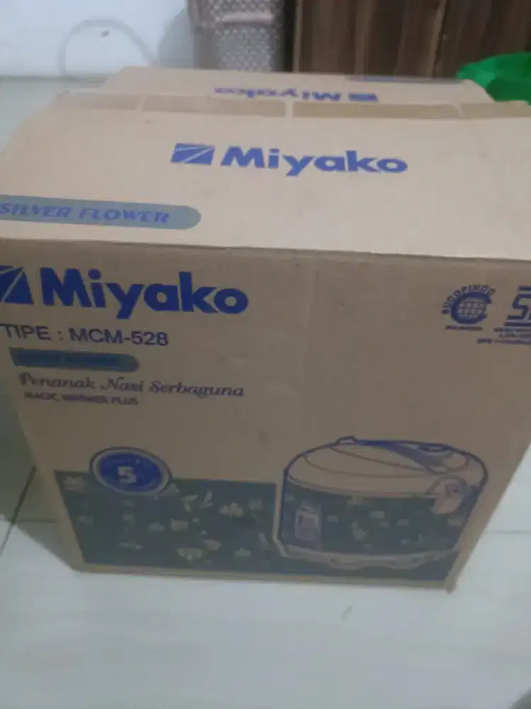 Dijual Ricecooker merk Miyako baru murah