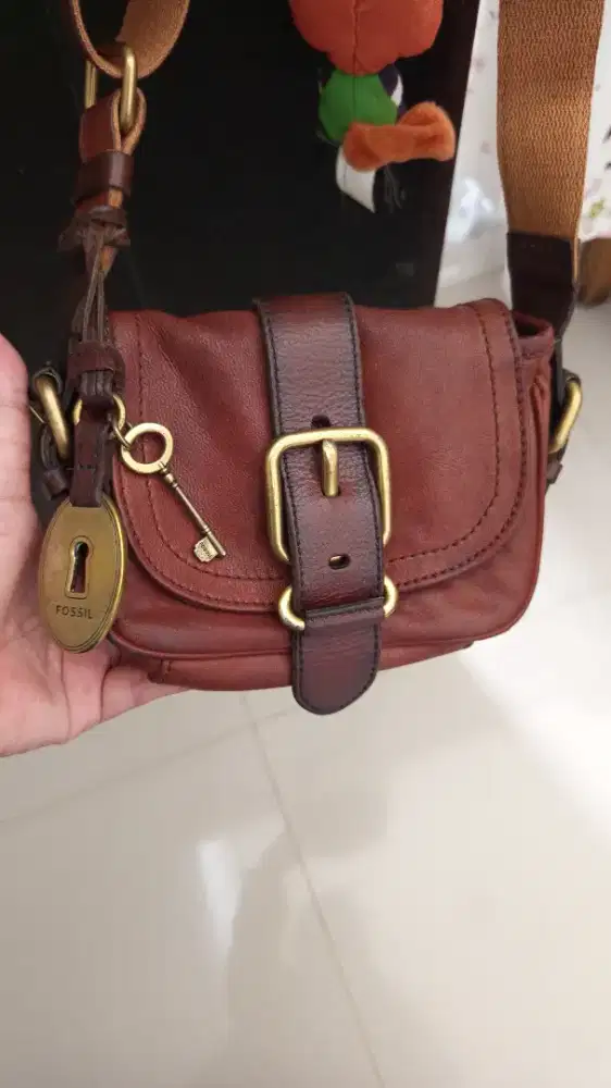 TAS FOSSIL CANTIK