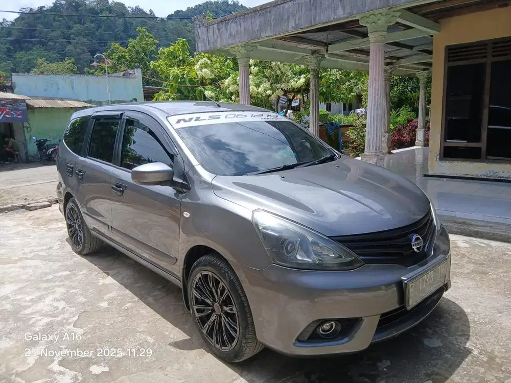 Dijual Nissan Grand Livina XV
