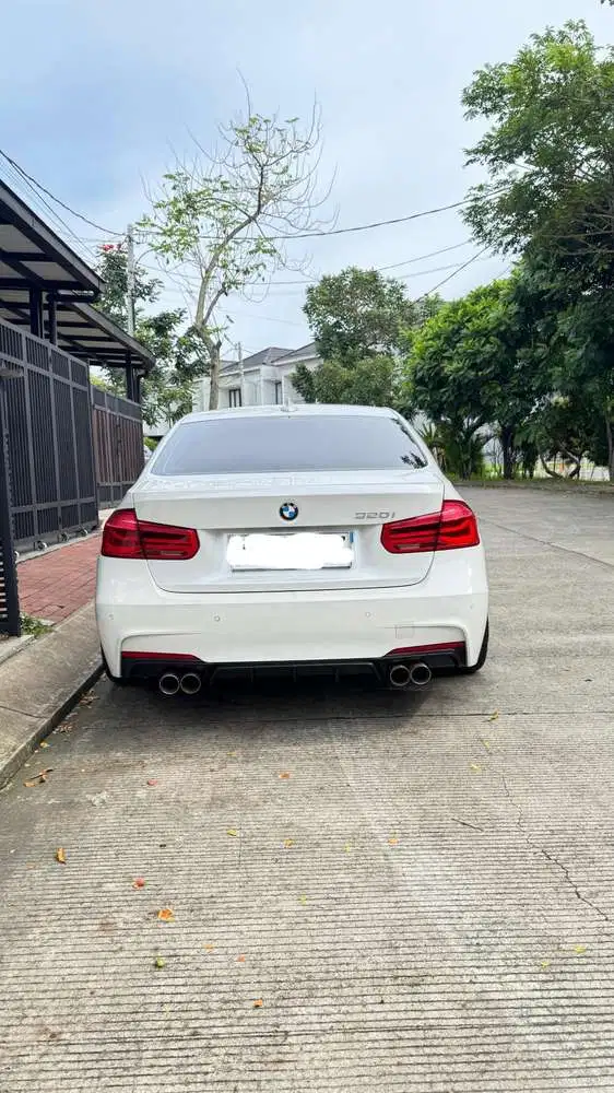 BMW 320i 2016 Bensin