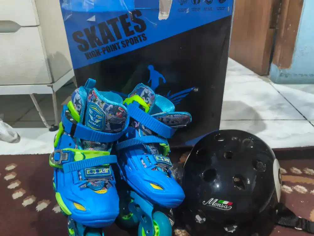Dijual sepato roda merk skates ukuran M 32-35 jarang dipake