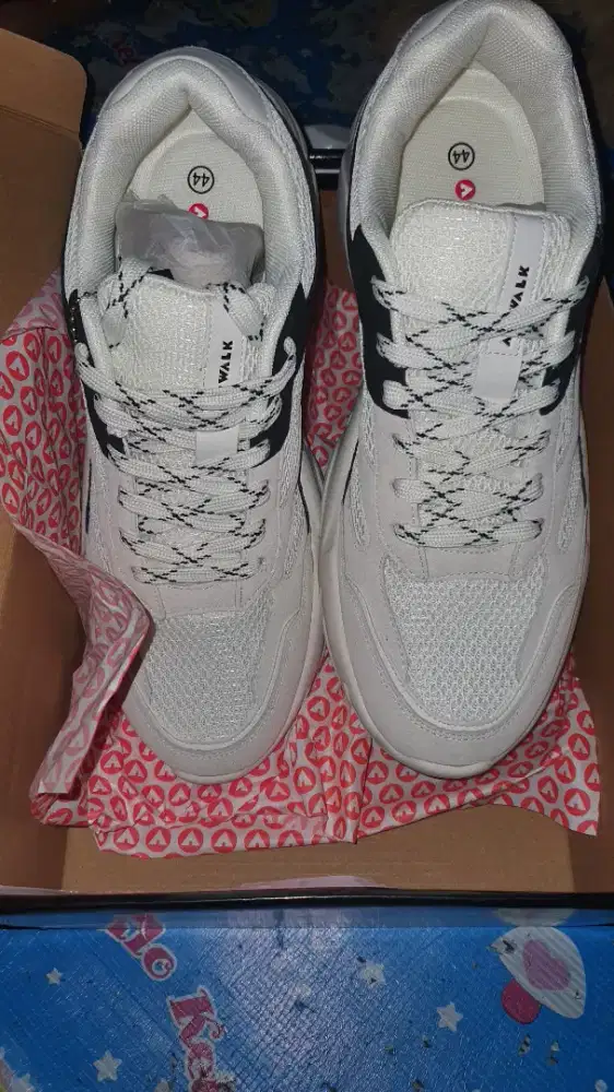 Airwalk hubert mens white, beigie size 44 baru
