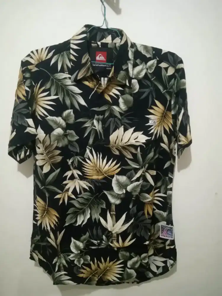 Kemeja hawai quicksilver (baju pantai)