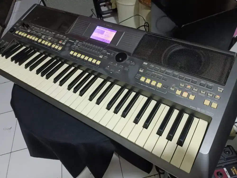 Keyboard YAMAHA PSR S670 S-670