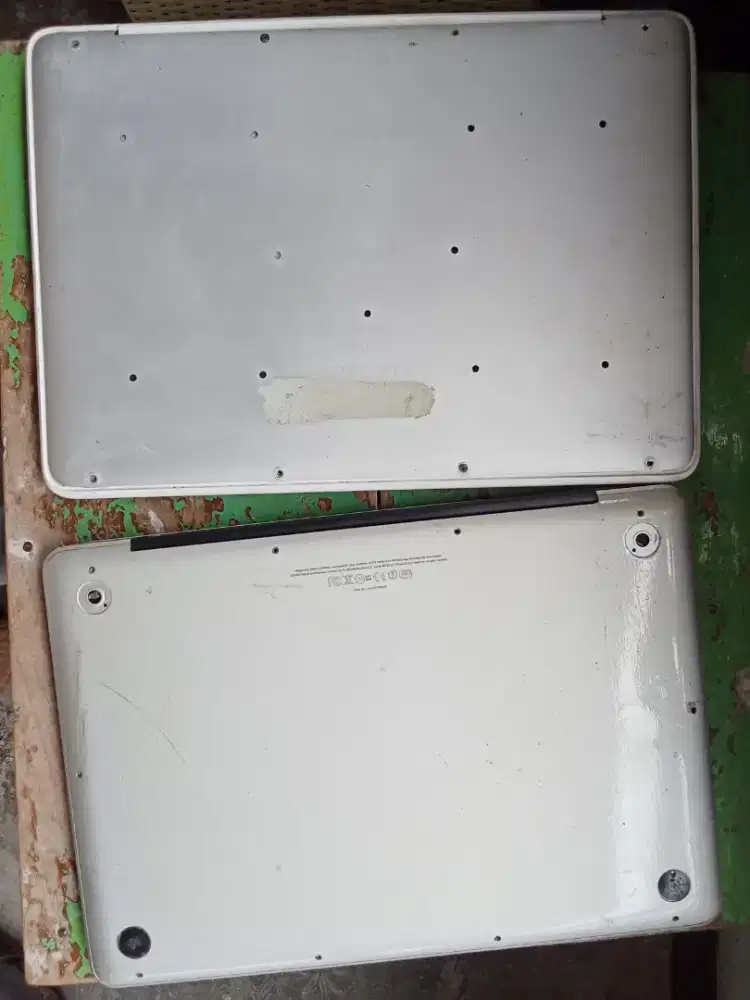 Borongan 2 unit Macbook Matot, Mesin dan batere utuh COD Cijantung Dsk