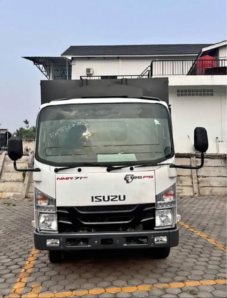Dijual Isuzu NMR71T HD Dump Truck 2022