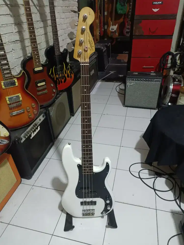 Bass SQUIER P BASS PRECISION AFFINITY 4 String Original