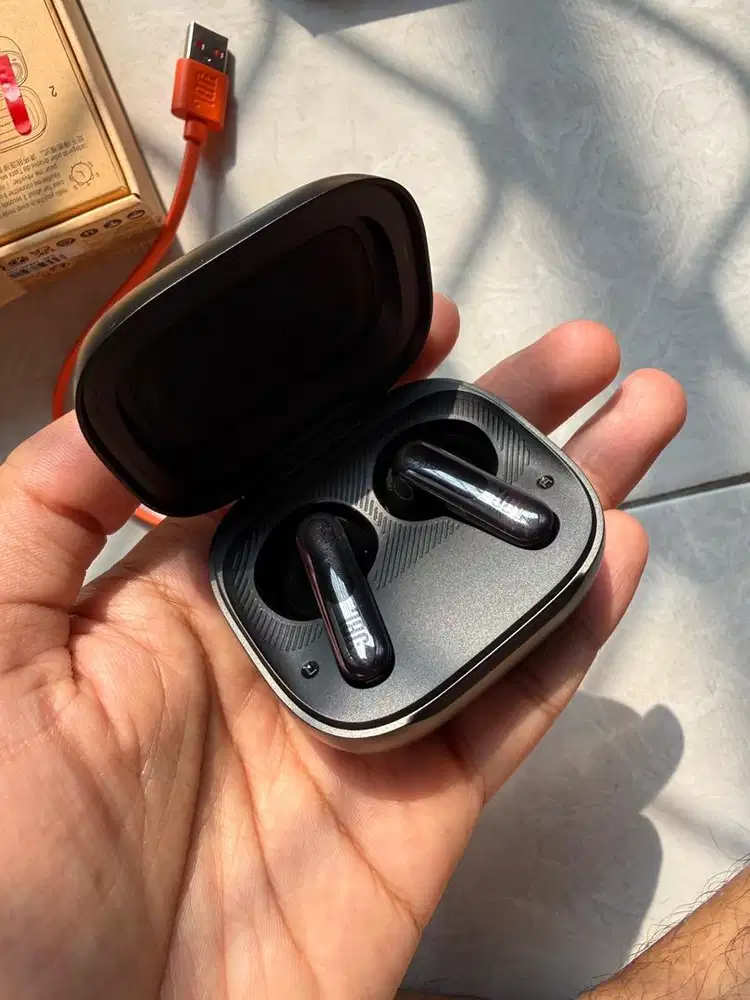 JBL Live Flex 3 (with ANC and Spatial Audio)