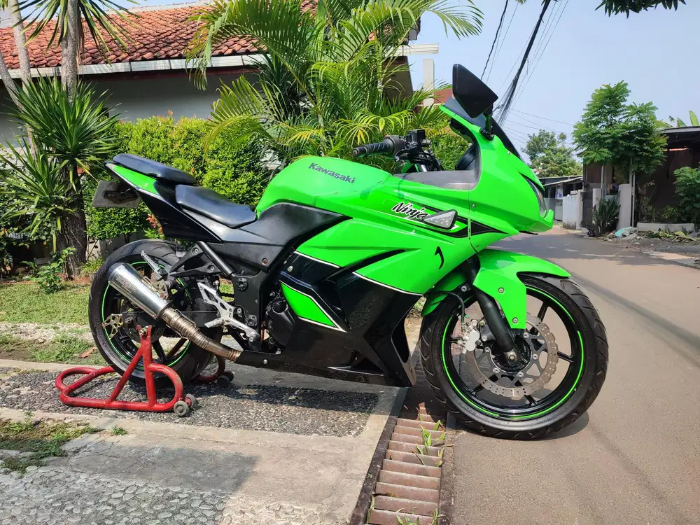 KAWASAKI NINJA KARBU 250 TAHUN 2011