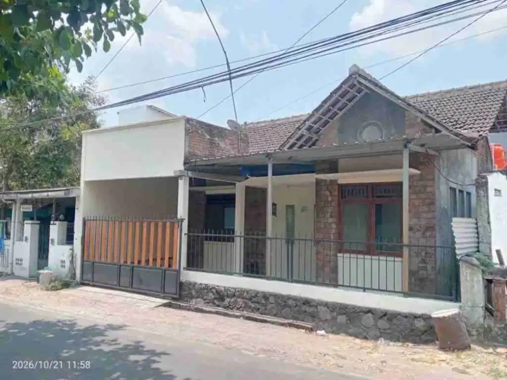 Rumah Bagus Terawat Dekat Kampus UNS Dan ISI