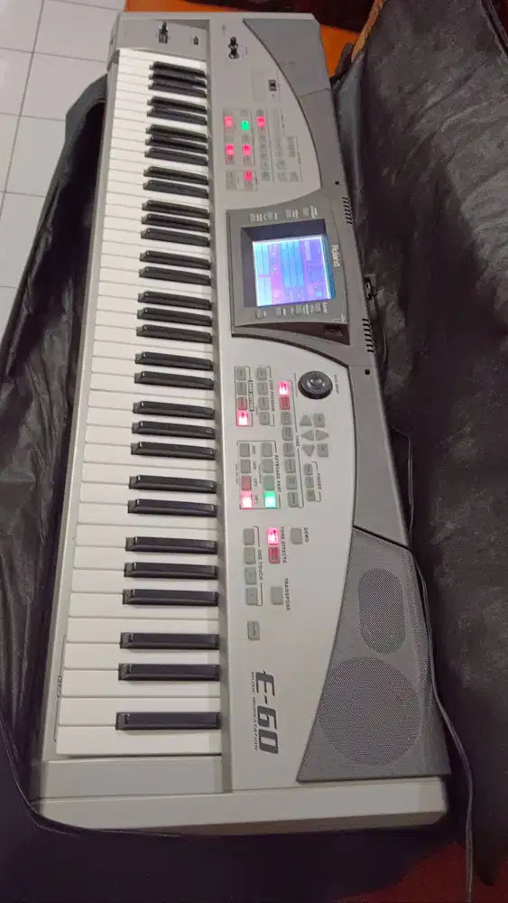 Roland E60 kondisi bagus terawat