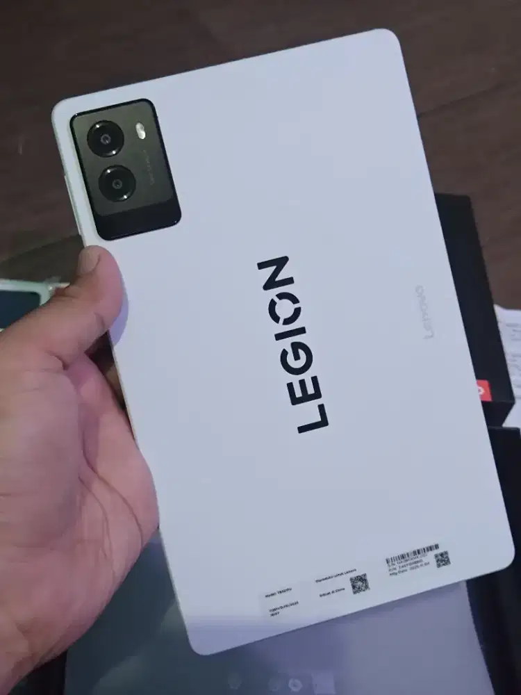Lenovo Legion Tab 8.8 inc ram 16 internal 512 lengkap resmi like new