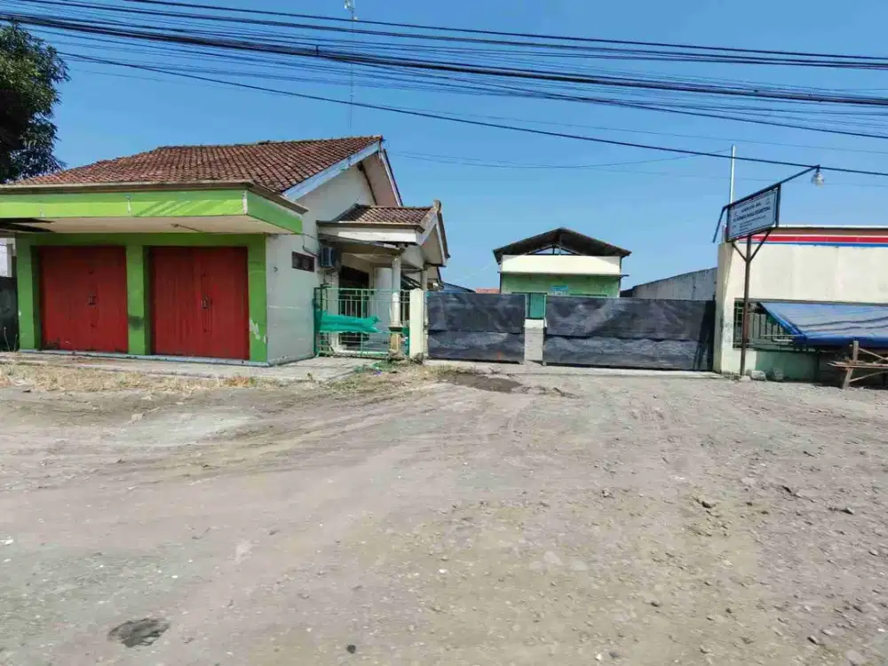 RUMAH DAN GUDANG DEKAT SPBU KESUGIHAN CILACAP