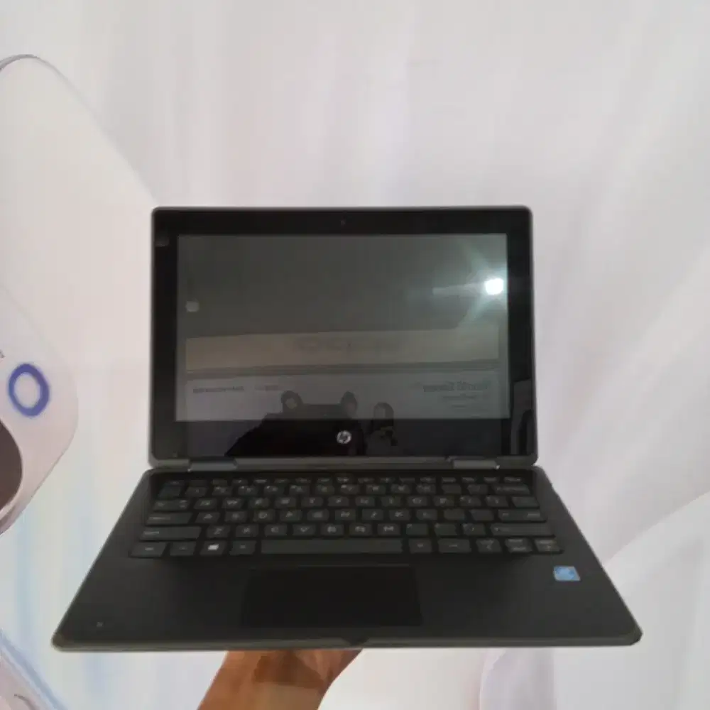 LAPTOP LAYAR SENTUH RAM 8GB SSD 256GB