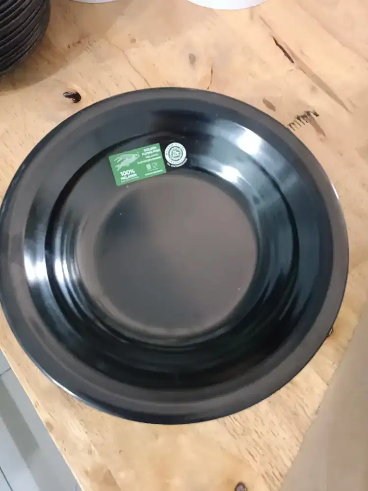 Piring melamime hitam kecil