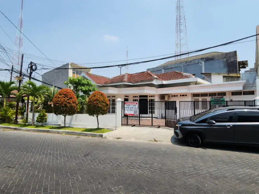 Rumah Simpang Darmo Permai Surabaya 1 Lantai Hook Lokasi Strategis