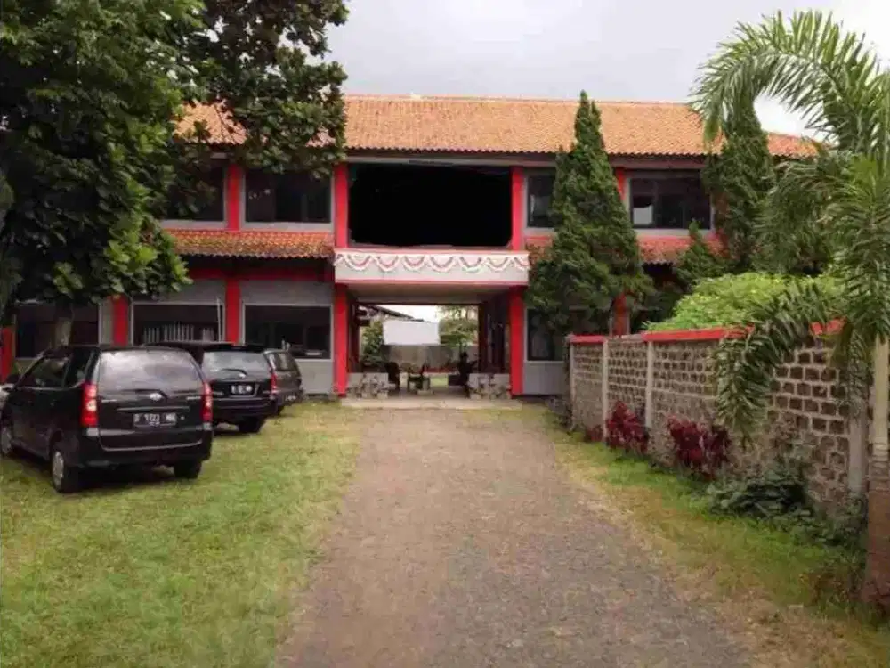 Dijual Gedung Sekolah+Tanah Strategis Cipamokolan Raya