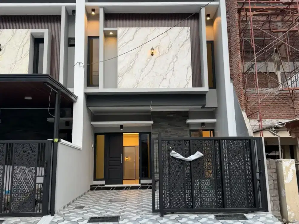 RUMAH BARU GRESS TENGAH KOTA MANYAR REJO